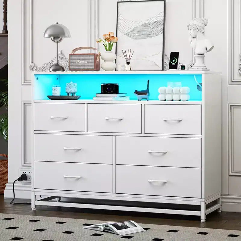 Dresser with 7 Drawers, Wooden Dresser with Led Lights Charging Station, Chest of Drawers with Capacity Storage for Bedroom, Living Room, Hallway